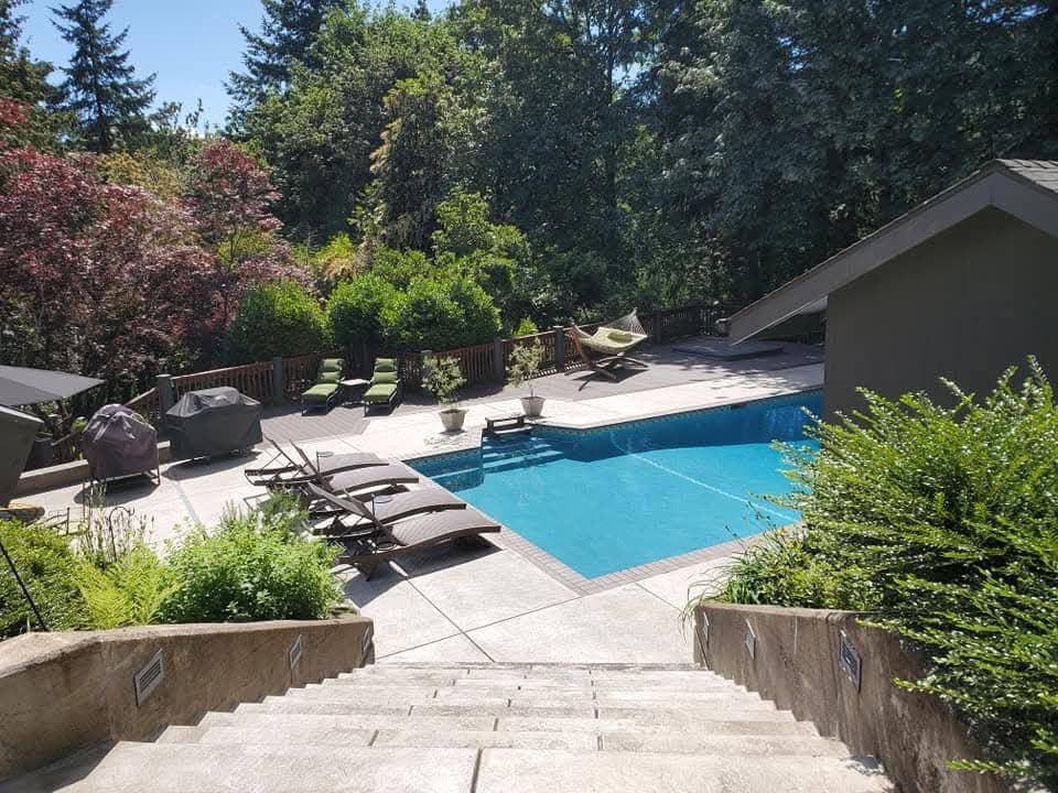 Concrete pool deck